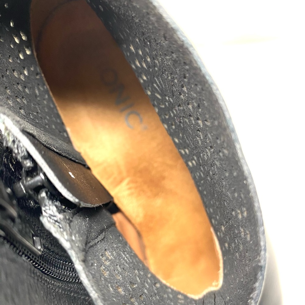 Vionic Boots - Picture 7 of 7